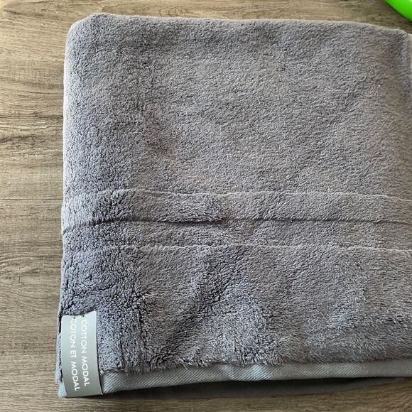 GlucksteinHome
Perfect Bath Towel  30x56” - Picture 1 of 1